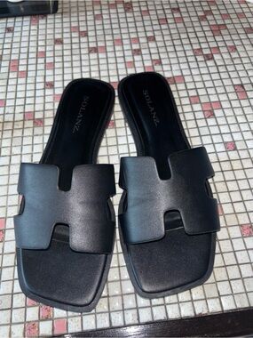 Black Solanz Salvia Sandals